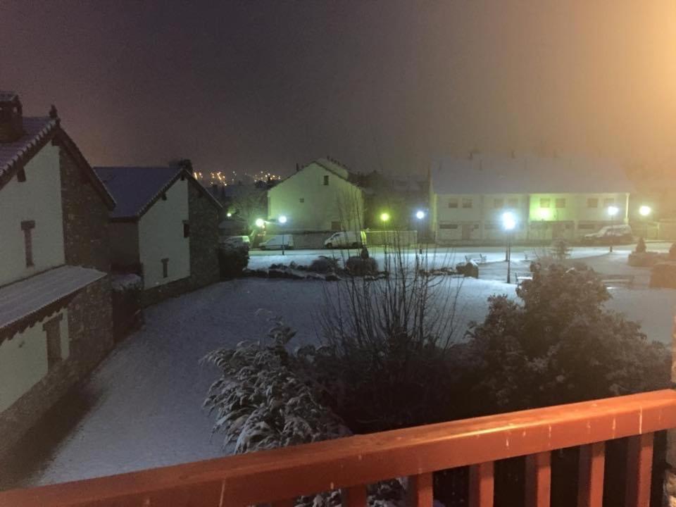 Pico Almanzor Villa Villanúa Eksteriør bilde